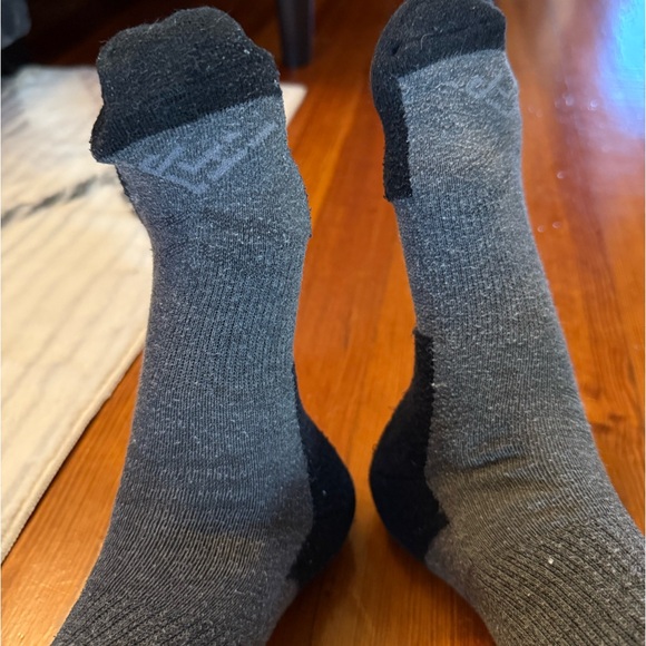 Very nice warm tall gray socks - Picture 4 of 5
